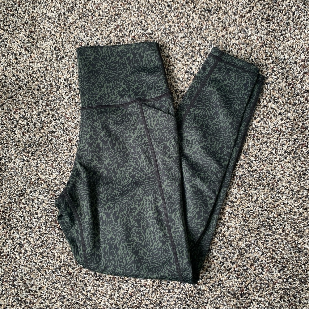 Athletics Women’s Leggings Black and Green with side pockets size small